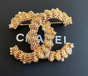 BNIB Authentic CHANEL Large Gold Tone Metal CC Logo with Crystals Brooch Pin - Picture 1 of 11