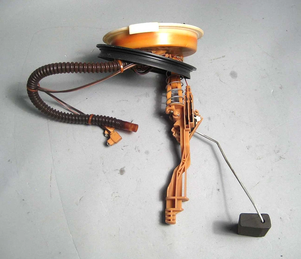 BMW E39 Factory Right Fuel Level Sender Sensor 525i 530i 540i 1997–2003 OEM USED — 第 1/1 张图片