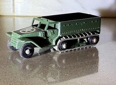 Matchbox Vintage Personnel Carrier No 49 Green Lesney England with tracks-Minty - Image 1 of 4