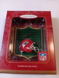 Casco Hallmark Chirfs Colección NFL Ornamento 2001 con Caja - Imagen 1 de 6