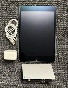 Apple iPad mini 4 A1550 64 GB, Wi-Fi + 4G, 7.9 in - Space Gray with Power Bank - Picture 1 of 4