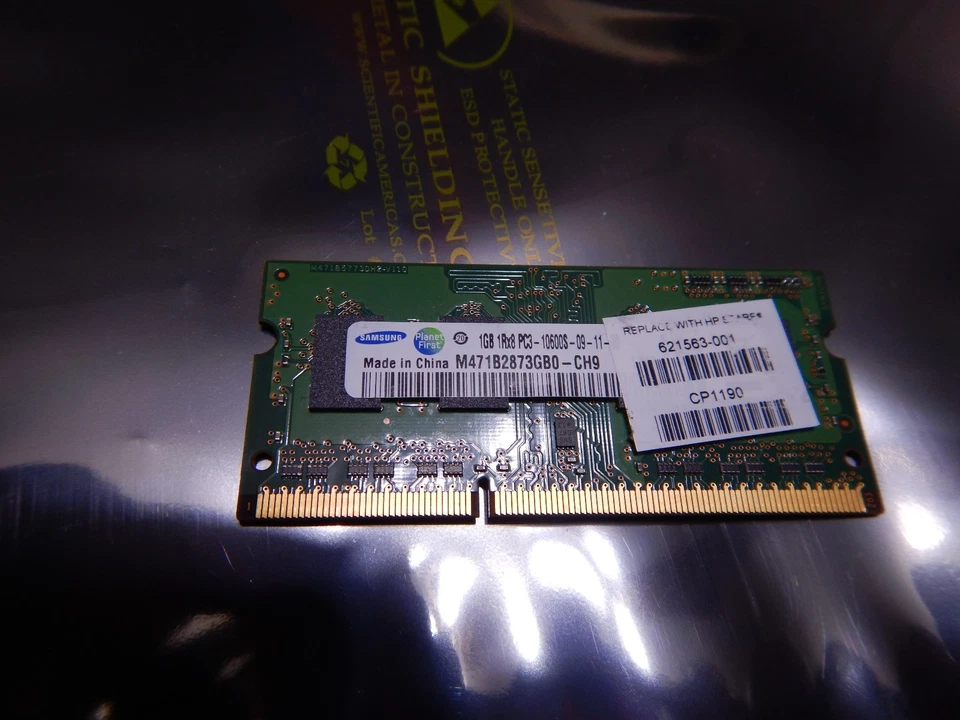 Samsung 1 GB SO-DIMM 1333 MHz DDR3 Memory (M471B2873GB0-CH9) laptop chip - Image 1 of 1