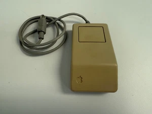 APPLE A9M0331 ADB DESKTOP MOUSE SQUARE ONE BUTTON *YELLOWED* - Picture 1 of 4