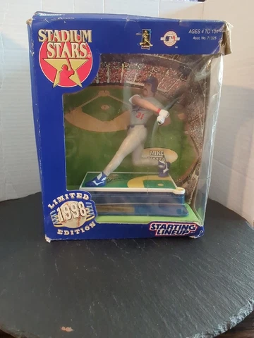 Mike Piazza 1998 Starting Lineup Stadium Stars, Figurine, NIB, DAMAGED BOX Cover
