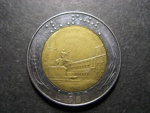 Italy 500 Lire 1982 Coin - Very Fine - Picture 1 of 2