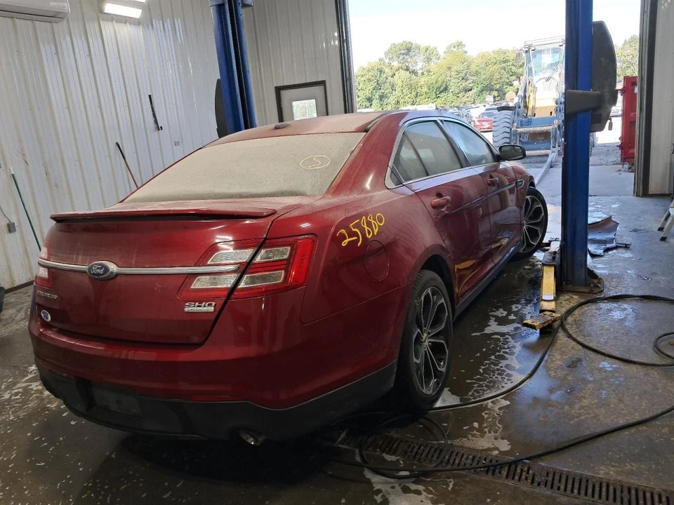 2016 Ford Taurus Right Passenger Tail Light OEM Used 166-02442R 124K Miles - Image 1 of 4