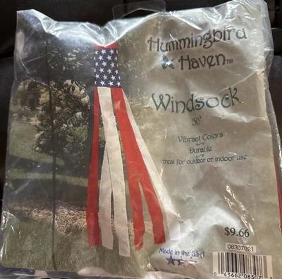 Hummingbird Haven Patriotic Windsock - NUEVO Colores Vibrantes Duradero Foto 1 de 3