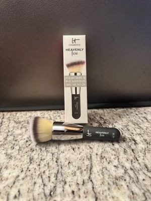 it Cosmetics Heavenly Luxe Solid Serum Foundation Brush Nr. 29 - Bild 1 von 4