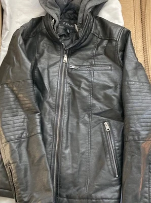 Chaqueta de cuero sintético para hombre pequeña/mediana forro acolchado tela capucha bolsillos con cremallera UE Foto 1 de 4