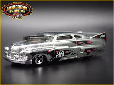 1949 49 MERC MERCURY NHRA DRAG CAR Modello Diecast Collezionabile In Scala 1:64 - Immagine 1 di 4