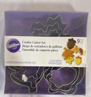 Набор из 9 алюминиевых резаков для печенья Wilton Leaves and Acorns - Изображение 1 из 4