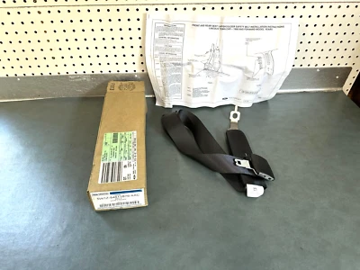 福特原始设备制造商 NOS 5W1Z-54611B76-AAC 前中心皮带黑色 2005 年林肯城市汽车 — 第 1/4 张图片