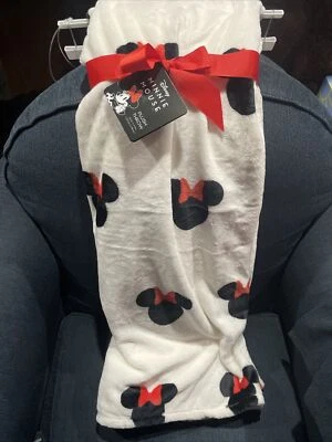 Disney Minnie Mouse Plush Blanket Throw 50x70inches Super Soft - Image 1 of 4