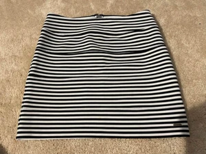 Victoria's Secret PINK Damen Minirock Small S gestreift schwarz/weiß - Bild 1 von 4