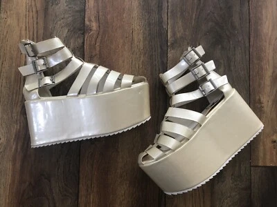 YRU Pearl Mega Plataforma Plataforma Jelly Sandálias Solestruck Bonecas Kill Unif Cyber - Imagem 1 de 4