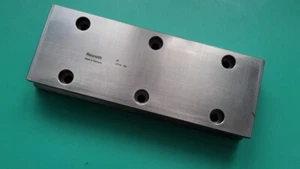 Kugel-Führungsschiene REXROTH 7210 685 - 236 mm - Bosch - sehr guter Zustand - Bild 1 von 4
