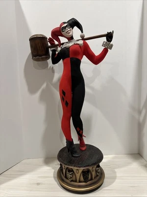 SIDESHOW Batman: HARLEY QUINN FORMATO PREMIUM FIGURA ESTATUA EXCLUSIVA ¡NUEVO! 2 cabezales Foto 1 de 4