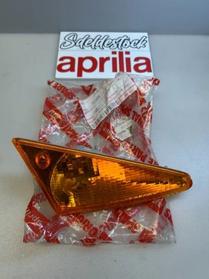 1 front right turn signal aprilia ap8212498 sr 50 h2o air 1993 1996 - Image 1 of 4