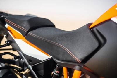 Cubierta de asiento antideslizante Volcano Italia KTM 1290 Super Adventure 2015-2020 3 colores Foto 1 de 4