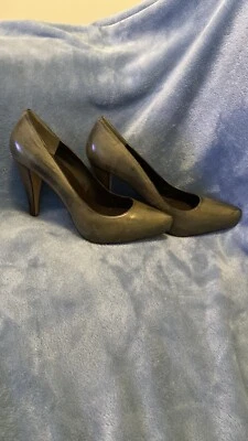 Max Studio green leather heels 8M good condition distressed design boho good — 第 1/4 张图片