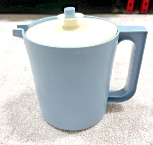 Vintage Tupperware 1.5Qt Blue Pitcher #1575-6 Push Button Lid Blue - Picture 1 of 8