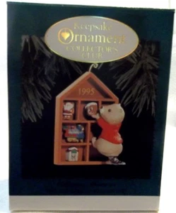 HALLMARK ORNAMENTS COLLECTING MEMORIES 1995-NEW-NEVER DISPLAYED-COLLECTOR'S CLUB - Picture 1 of 2
