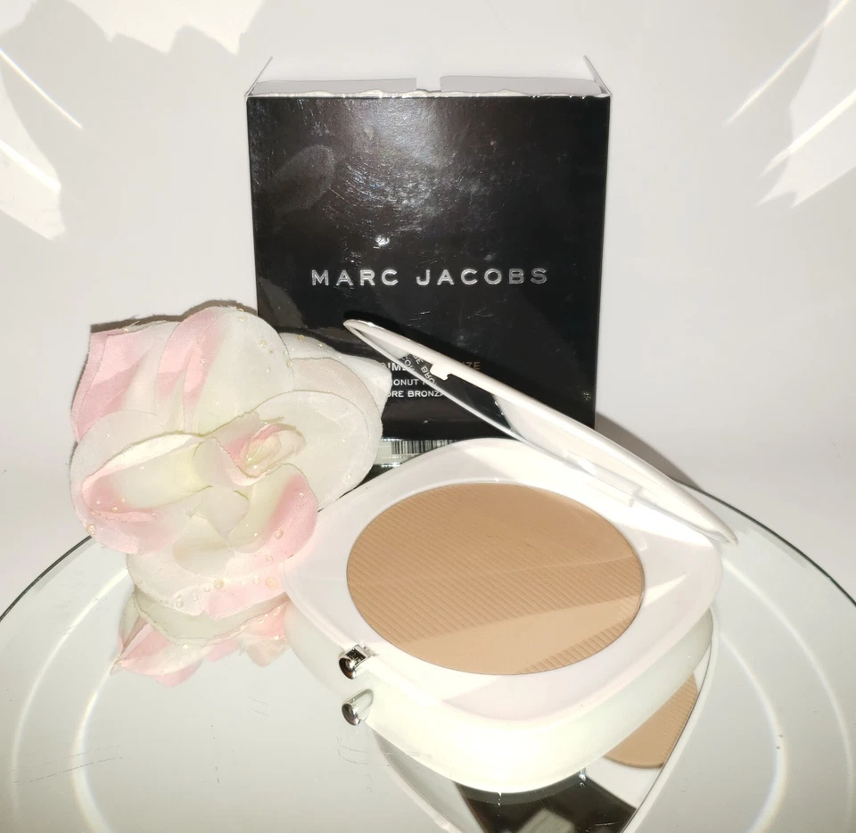 Marc Jacobs Beauty O!Mega Bronze Coconut Perfect Tan Bronzer 104 Tan-Tastic .8oz - Image 1 of 1
