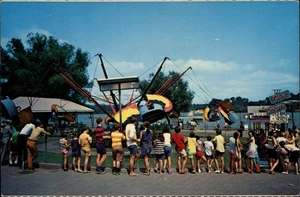 Aurora,OH Flying Scooters, Amusement Park Ride Portage County Ohio Postcard - Picture 1 of 2