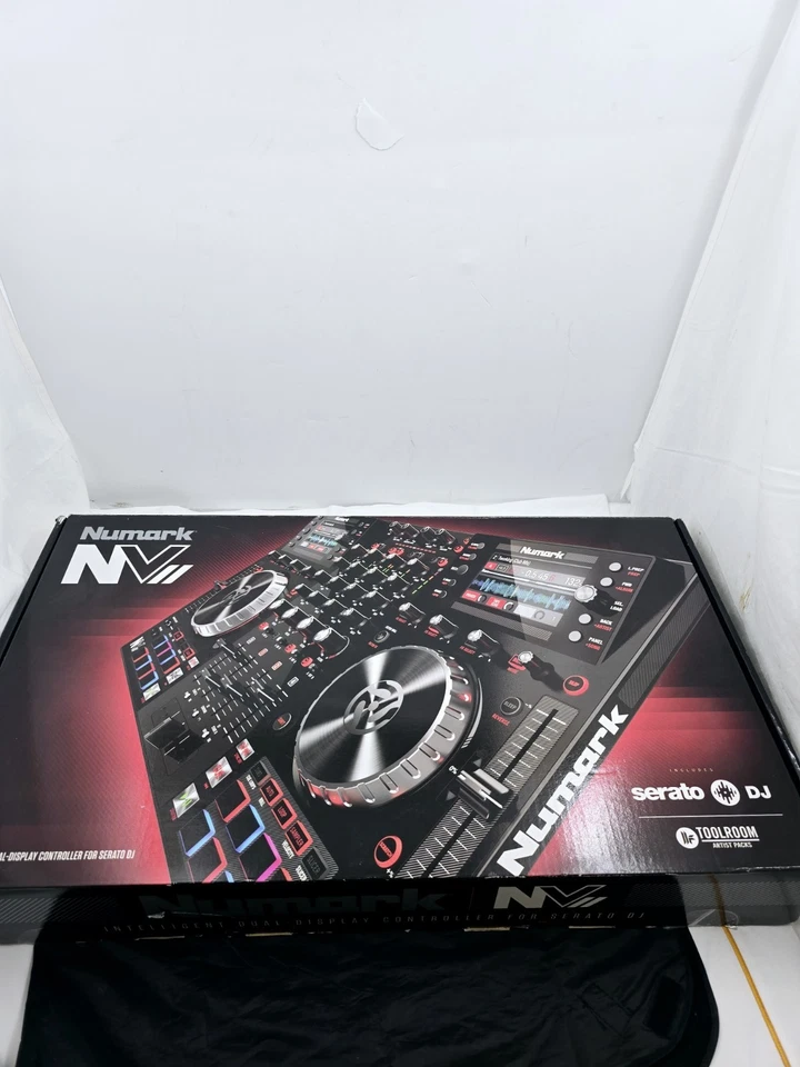 Numark NVII Serato DJ   - Image 1 of 4