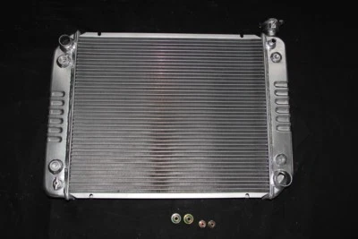 Radiador KKS de aluminio de 3 filas para 88-93 Chevy GMC C/K1500 2500 2,5 4,3 21" núcleo Foto 1 de 4