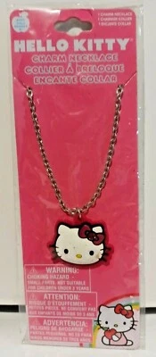COLLAR HELLO KITTY 2012 encanto de polímero en cadena nuevo en paquete sellado Foto 1 de 3