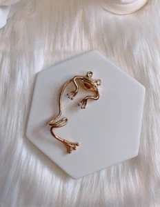 Frog Ear Cuff gold Color Earring Women fashion Jewelry Gift - Picture 1 of 2