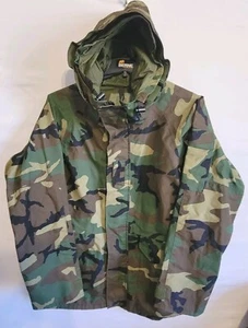 US Military Green Woodland Parka Cold Weather Camouflage Army Jacket M Regular - Picture 1 of 4