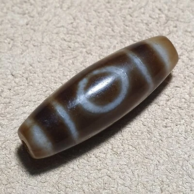 Vintage 3-Circle Tibetan Eye Dzi Amulet with Distinctive Agate Design - Image 1 of 4