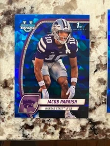 Primera tarjeta Bowman U cromada zafiro 2024 Kansas State Jacob Parrish #82 - Imagen 1 de 1