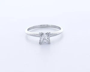 0.7ct Natural Diamond G/VS2 Princess Cut Platinum V-Prong Classic Solitaire Ring - Picture 1 of 4