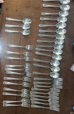 Lote de 38 cubiertos de acero inoxidable Hampton Silversmiths 270/280 “HSV117” Foto 1 de 4