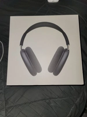 Apple Airpod Max Midnight (Open Box) Defect - Image 1 of 4