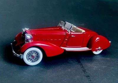 Packard Lebaron Speedster 1934 Danbury Mint 1/24 con papeleo de boxeo Foto 1 de 4