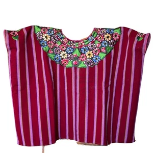 Handgewebte Patzún Huipil aus Guatemala - Maya Bluse mit Blumenstickerei - Bild 1 von 3