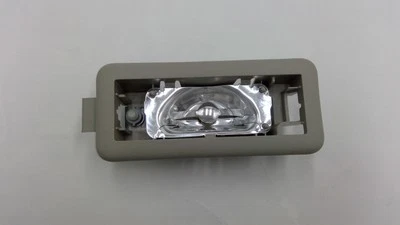 SE ADAPTA * 06-08 JEEP COMMANDER LÁMPARA DE CORTESÍA 1DD681D1AA - NUEVO OEM Foto 1 de 2