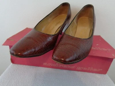 Vintage 1960's ANDREW GELLER Women Alligator Leather Pumps 9A Brown With Box - Image 1 of 4