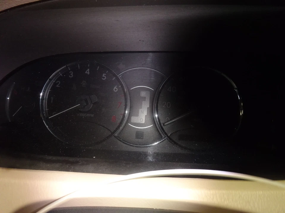 Velocímetro OEM 2006 Toyota Avalon XLS Cluster sin VSC sin navegación 73 k millas Foto 1 de 1