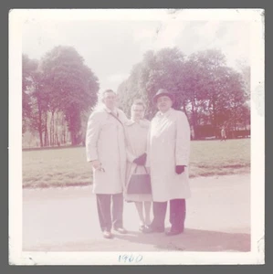 Found Photo 1960 St Claude Two Men and Woman 3.5 x 3.5  - Picture 1 of 2
