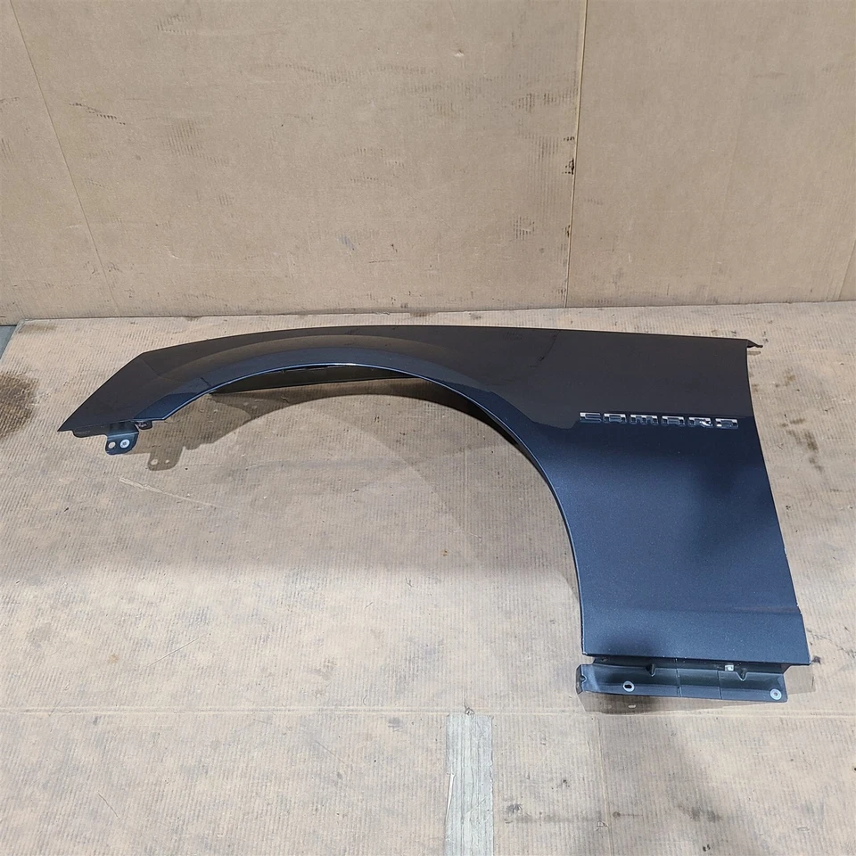 Para-lama dianteiro driver Camaro SS 10-15 LH AA7302 - Imagem 1 de 4