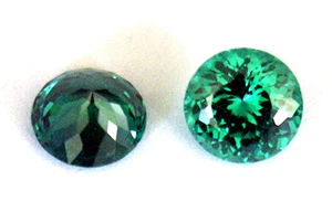 Top Vibrant Green Doulbe Round Brilliant Cut CZ AAAAA, Various Sizes - Picture 1 of 5
