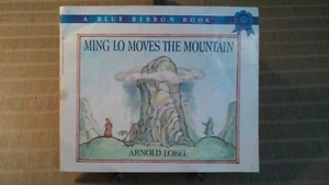 Ming Lo Moves The Mountain Book - Picture 1 of 4