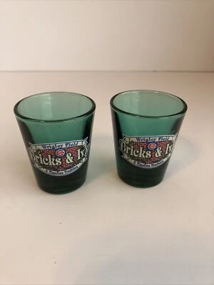 2 Chicago Cubs MLB Béisbol Wrigley Campo Verde Tiro Gafas Ladrillos Hiedra Foto 1 de 3