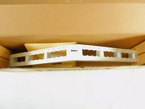 Panduit Mini-Com abgewinkeltes ungeschirmtes Patchpanel 24 Port 1 RU - WEISS - CPPA24FMWWH - Bild 1 von 10