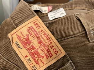 LEVI’S 559 RELAX STRAIGHT SOFT CORDUROY COTTON WORK CASUAL COMFY PANTS 36/30 - Picture 1 of 6